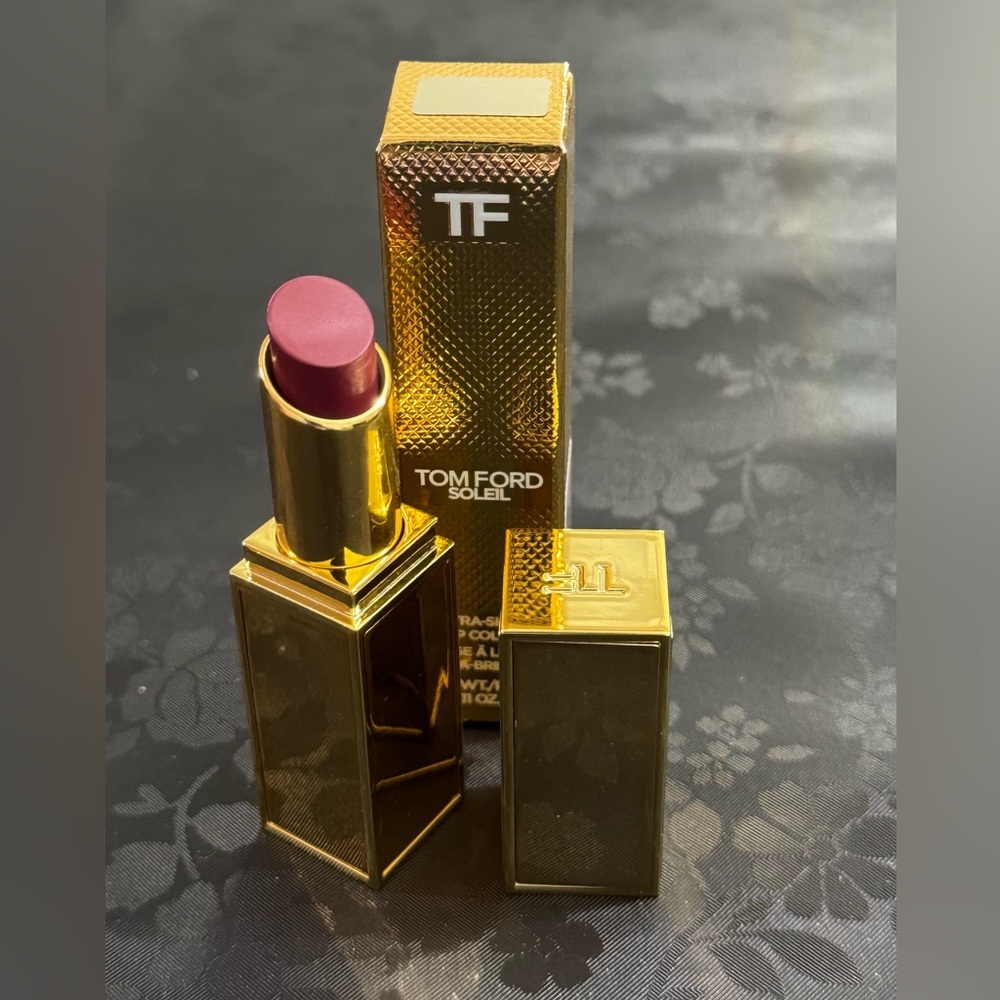 Tom Ford Soleil Lip Balm Lipstick in Shade 06-Isle Berry